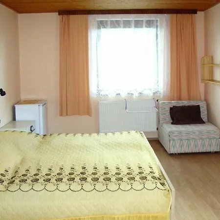 Mit Privatpool Fuer 10 Personen Ca 240 M In Smrzovka, Isergebirge Smržovka