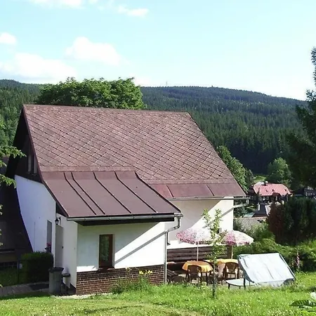 Сasa de vacaciones Mit Privatpool Fuer 10 Personen Ca 240 M In Smrzovka, Isergebirge *